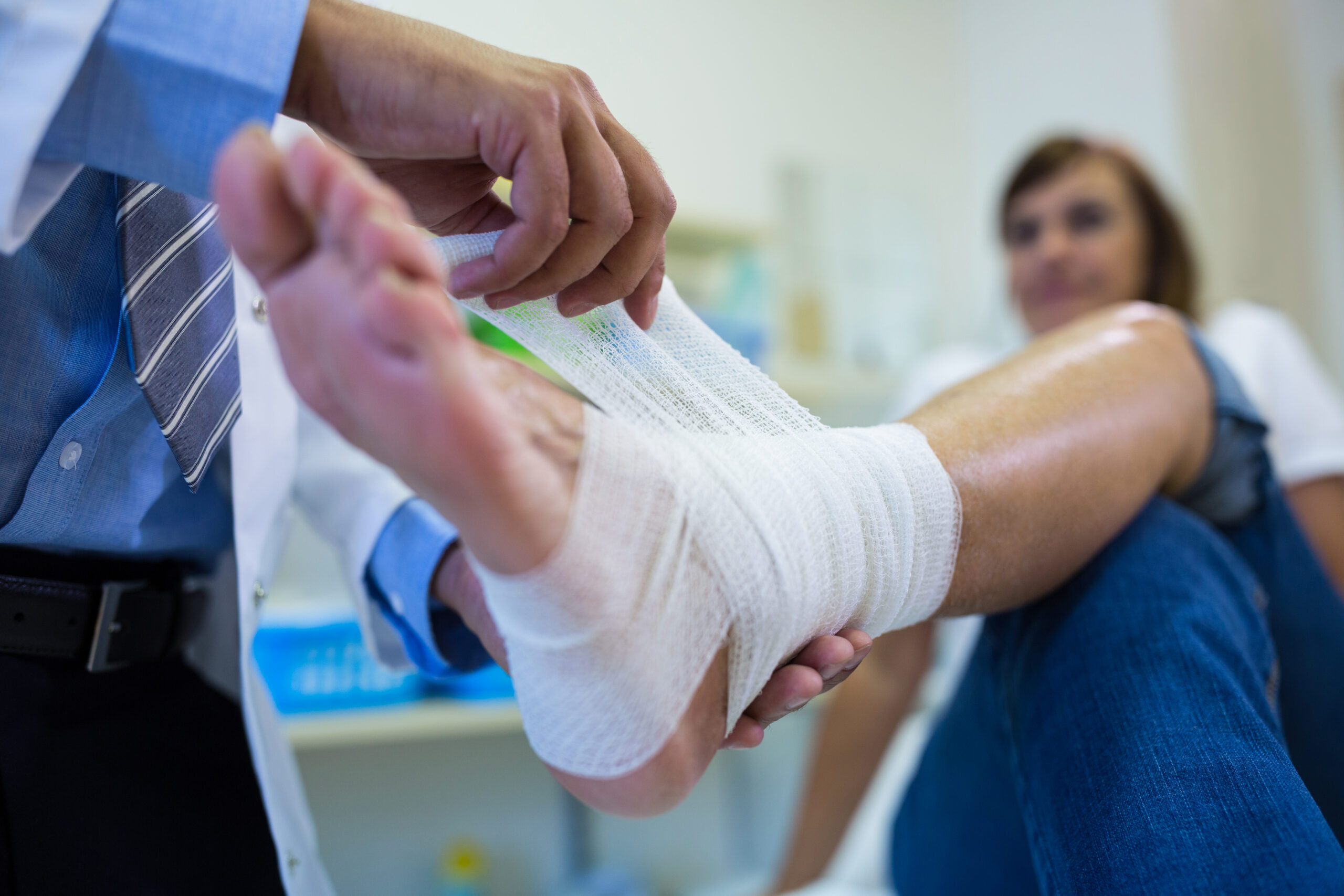ankle specialist in baner